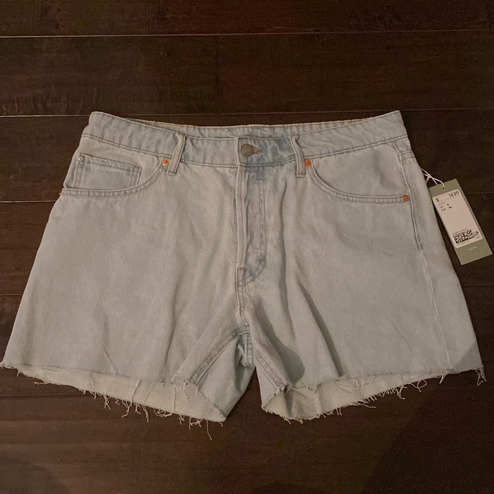 light wash low rise baggy shorts